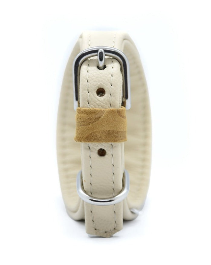 Exklusives Windhundhalsband in cremefarbenem Leder mit einzigartigem Wildleder-Inlay