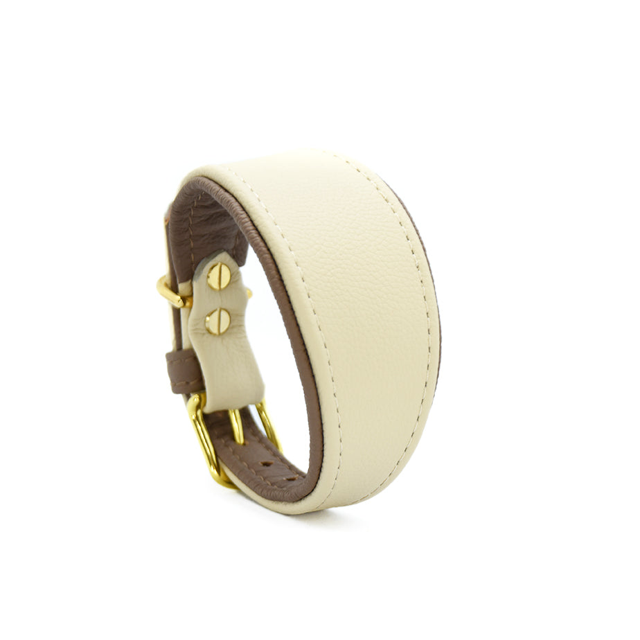Maßgefertigtes, breites Windhundhalsband aus Nappaleder- beige
